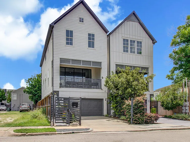 1512 Stuart St — Photo 3
