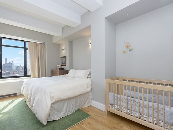 5th image of 360 Furman St APT 1107