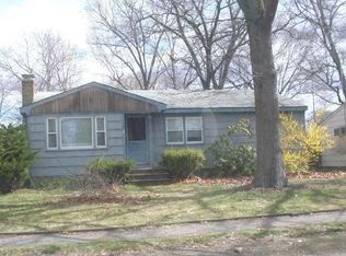 103 Asylum Rd, Warwick, RI 02886