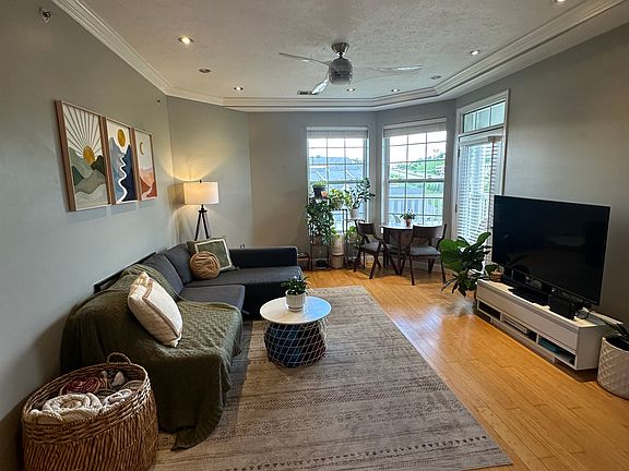 3rd image of 2838 Suncrest Village Cir