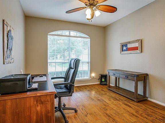 5th image of 1603 Highland Oaks Dr