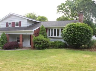 23 Bayberry Hill Rd, Norwich, CT 06360