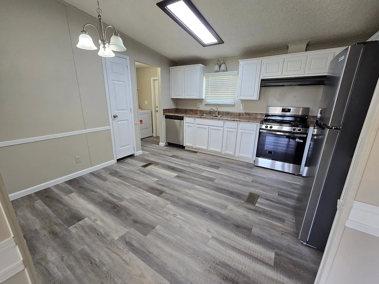 Country Living- Newly Renovated 3 Bedroom, 2 Bath — Photo 3
