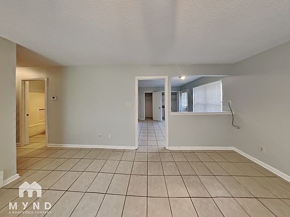 5th image of 3400 Castle Dr