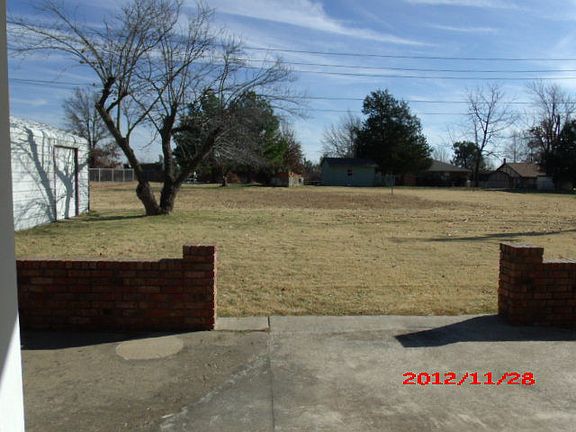 4th image of 118 Moore Ave