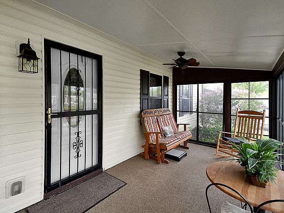 3rd image of 2765 Claude Dr