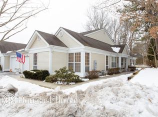 260 Glen Dr, Ridge, NY 11961