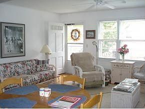 3rd image of 636 Tingle Ave