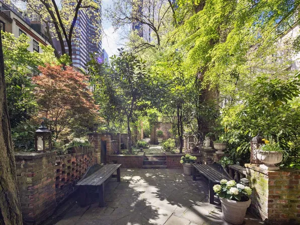 244 East 49th Street image 19 of 20