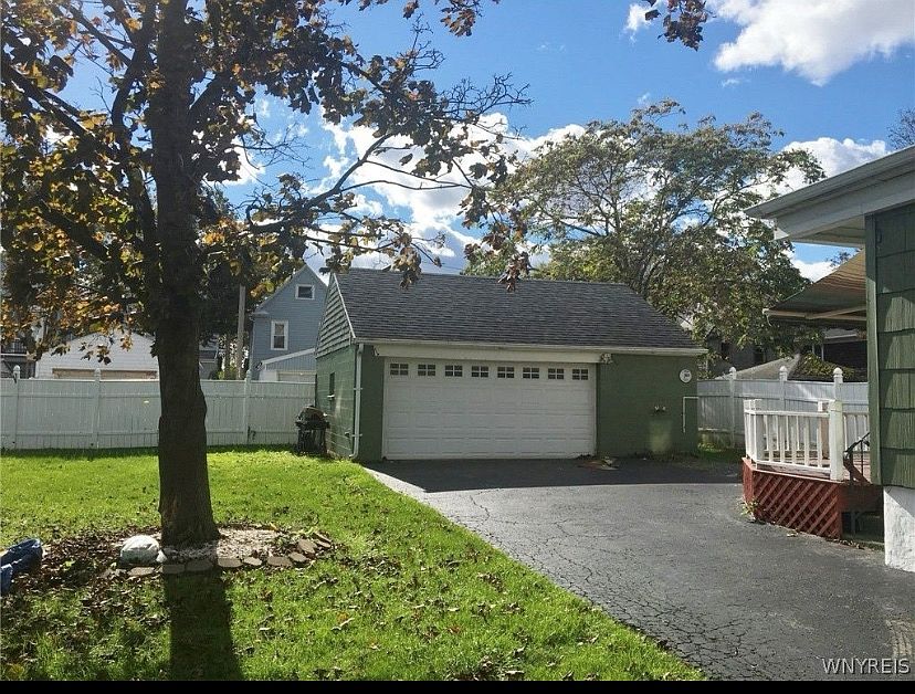 2nd image of 2525 Falls St #1