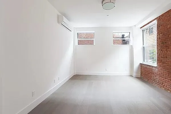 Rented by Compass | media 33