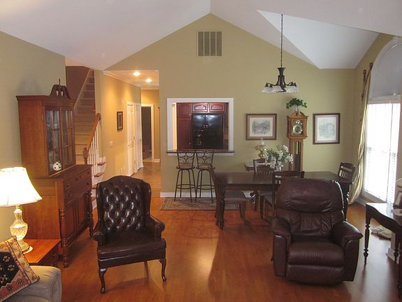 3rd image of 102 Kirkhills Ln
