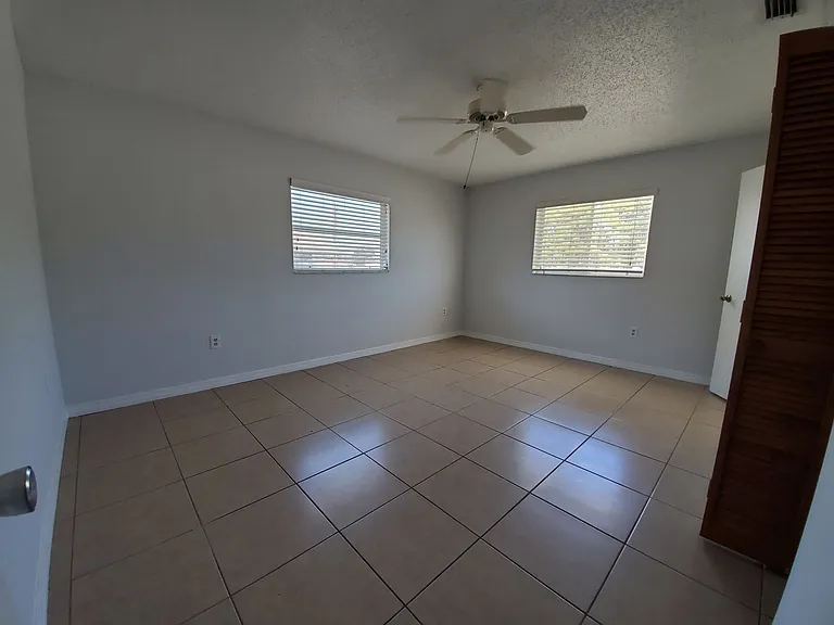 504 Barcelona Avenue — Photo 11
