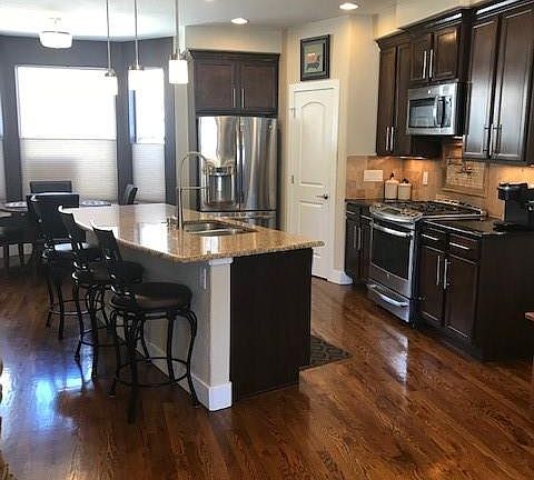2nd image of 829 Vernon Dr