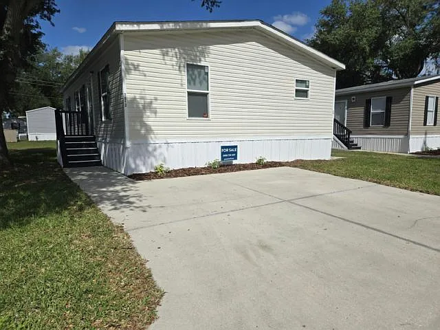 7082 Greenbrier Village Dr #38