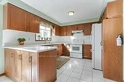 35 Kingsplate Cres — Photo 5
