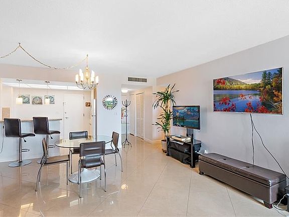 3rd image of 3800 Galt Ocean Dr APT 712
