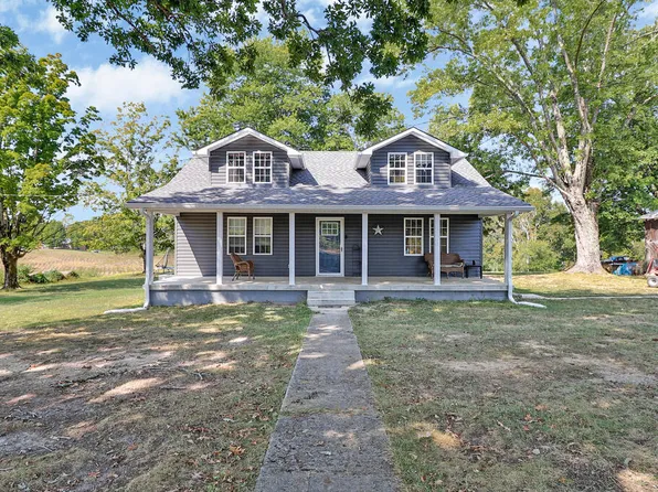 9750 Faix Rd, Byrdstown, TN 38549