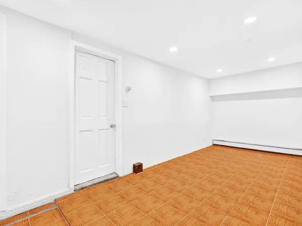 6015 Independence Avenue image 50 of 85