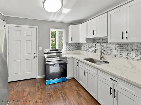 6163 Kawekiu Pl, Honolulu, HI