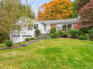 15 Dunhill Dr, Somers, NY 10589