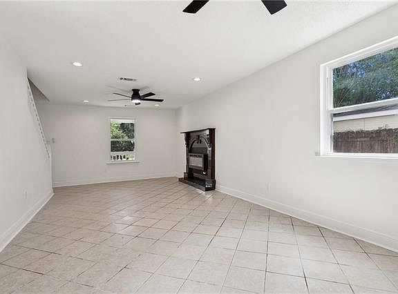 3rd image of 231 Surgi Dr