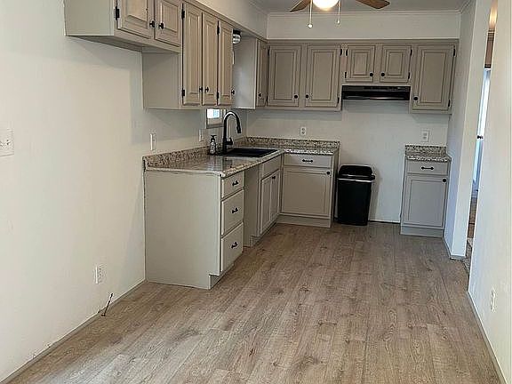 4th image of 1808 E 33rd Ave