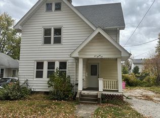 126 W Chambers St, Jacksonville, IL 62650