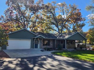 2408 S Teut Rd, Burlington, WI 53105