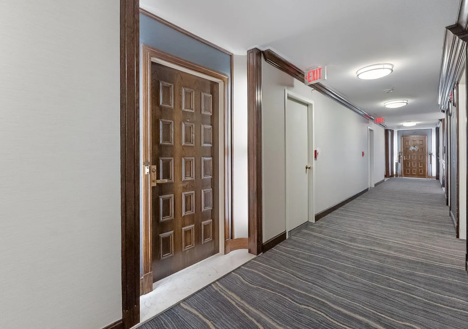 Modern Condo with River and City Views! — Photo 4