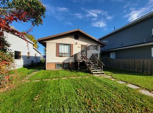1006 Scott St, Fort Frances, ON P9A1J5