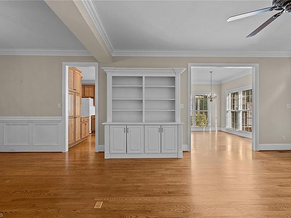 4th image of 1817 Canaan Dr