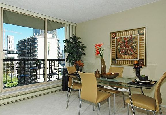 Dining Area w/ Deck