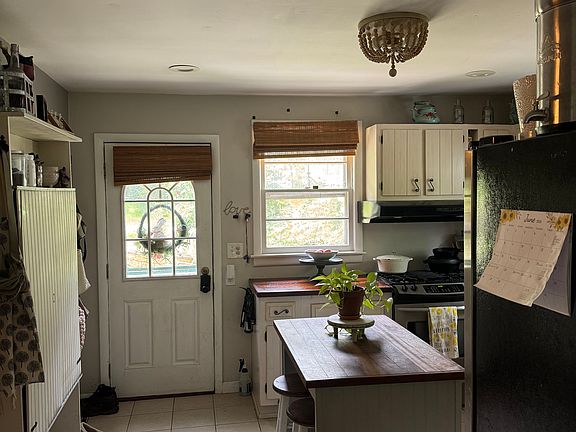 3rd image of 35 Dunham Rd #A