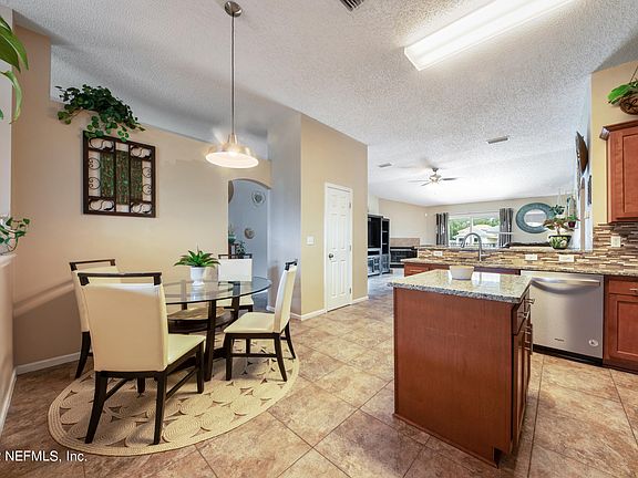 3rd image of 1213 Dumpling Ct