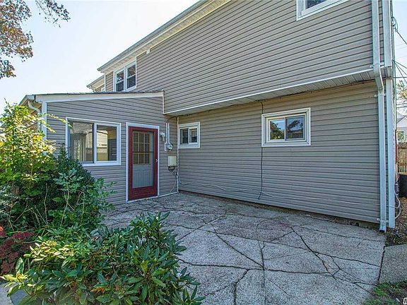 4th image of 314 Brendan Ave