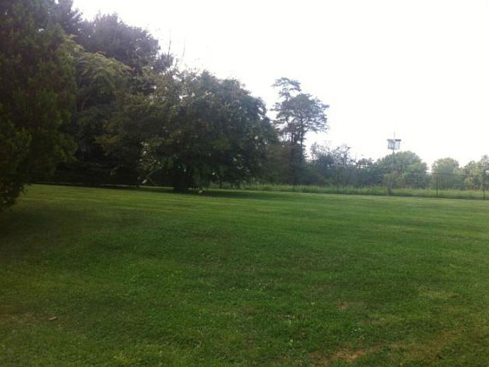 2nd image of 5702 Ridge Rd