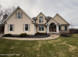 355 Lake Point Ave, Carbondale, PA 18407