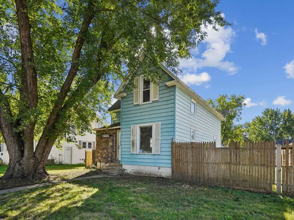 828 Forest Ave, Waterloo, IA 50702