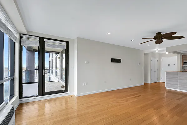 Sold by REMAX Elite | media 6