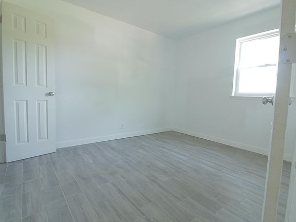 4th image of 312 E Greenwood Ln
