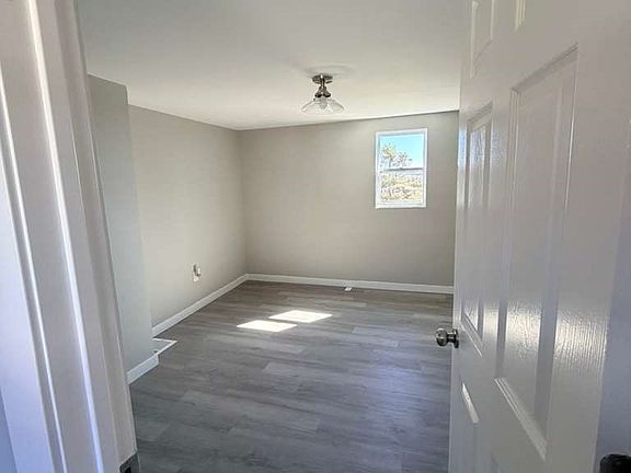 4th image of 606 Devlin St