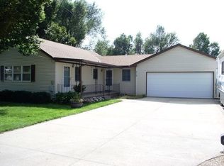 512 S 10th St, Tarkio, MO 64491