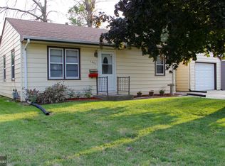 1801 N 2nd Ave E, Newton, IA 50208