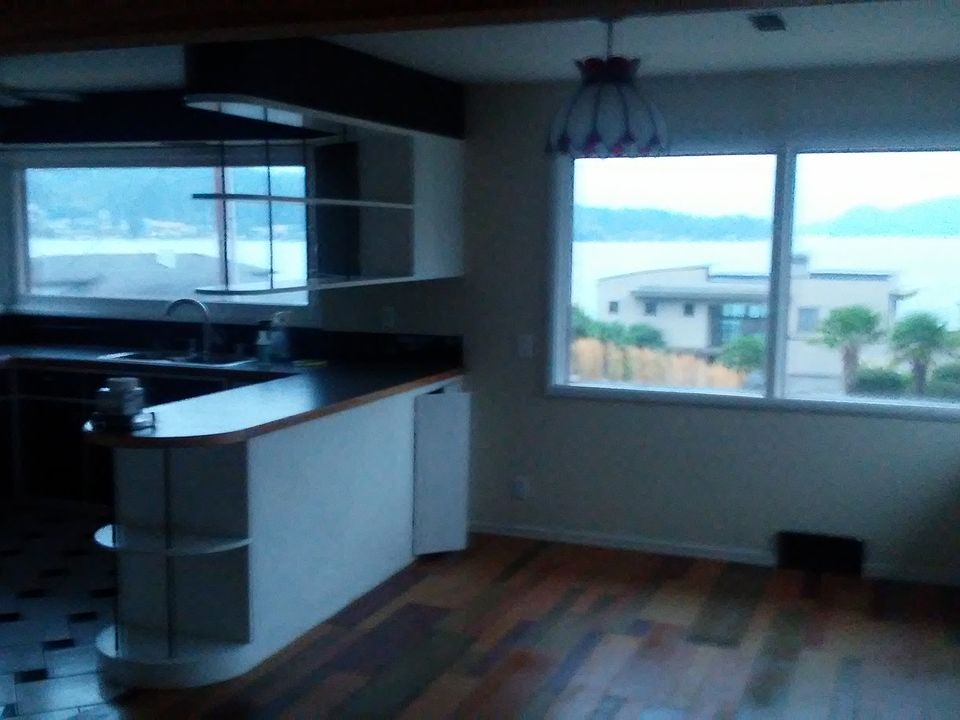 2nd image of 121 Northshore Dr