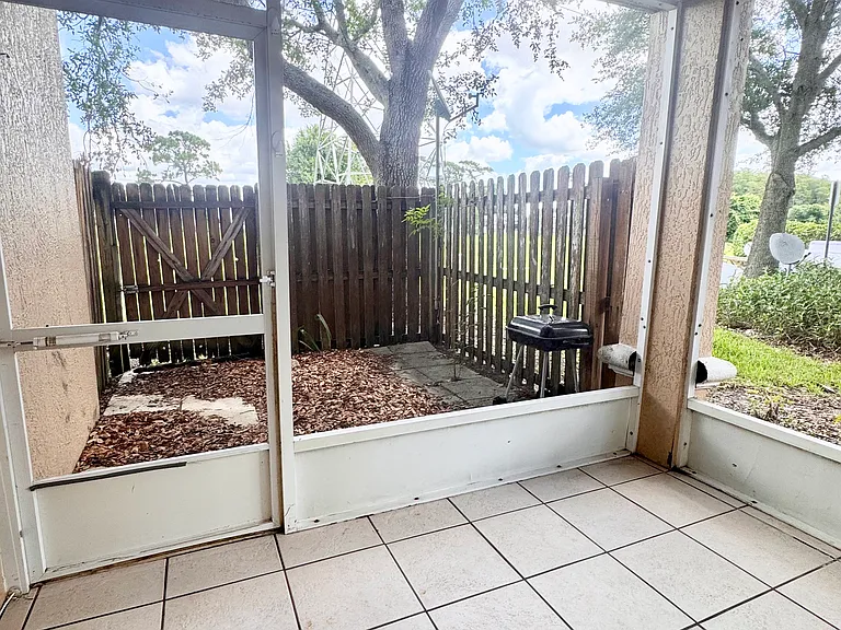 495 Las Cortes Ln #106 — Photo 5