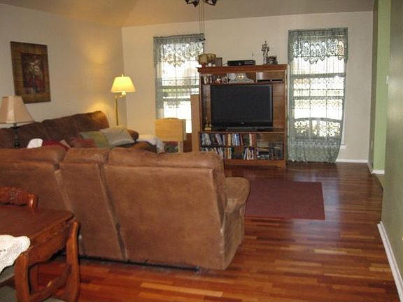 4th image of 10317 Trevino Ln