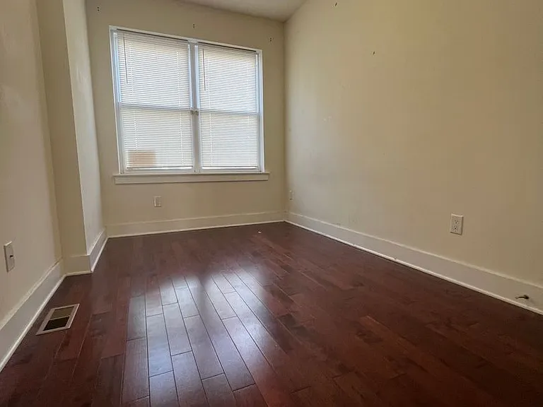 Arlington St 1706 — Photo 8