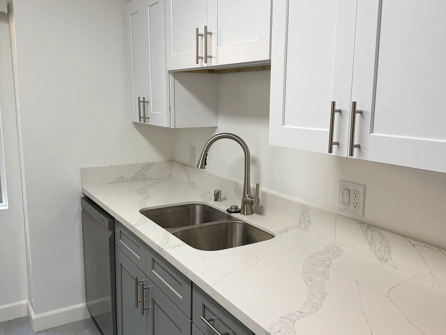 2 bed, 775 sqft, $2,595 — Photo 3
