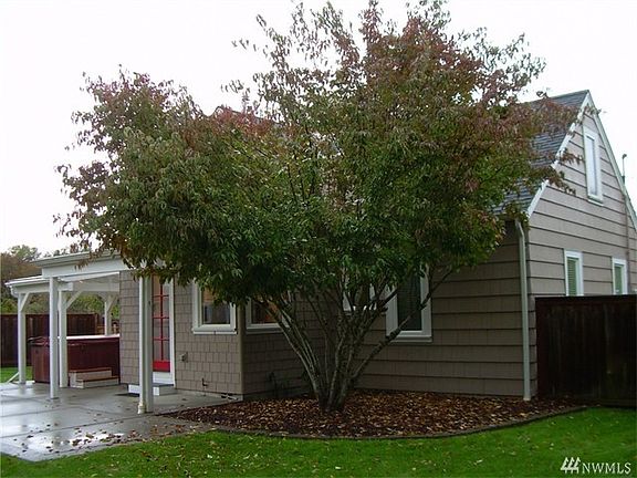 5th image of 1709 22nd Ave SE